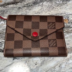 Louis Vuitton Victorine Wallet In Damier Ebene